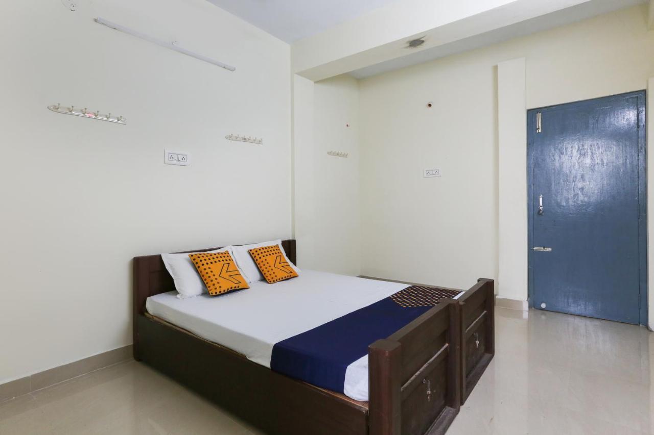 Spot On 63050 Kag Rooms Guduvancheri Exterior photo