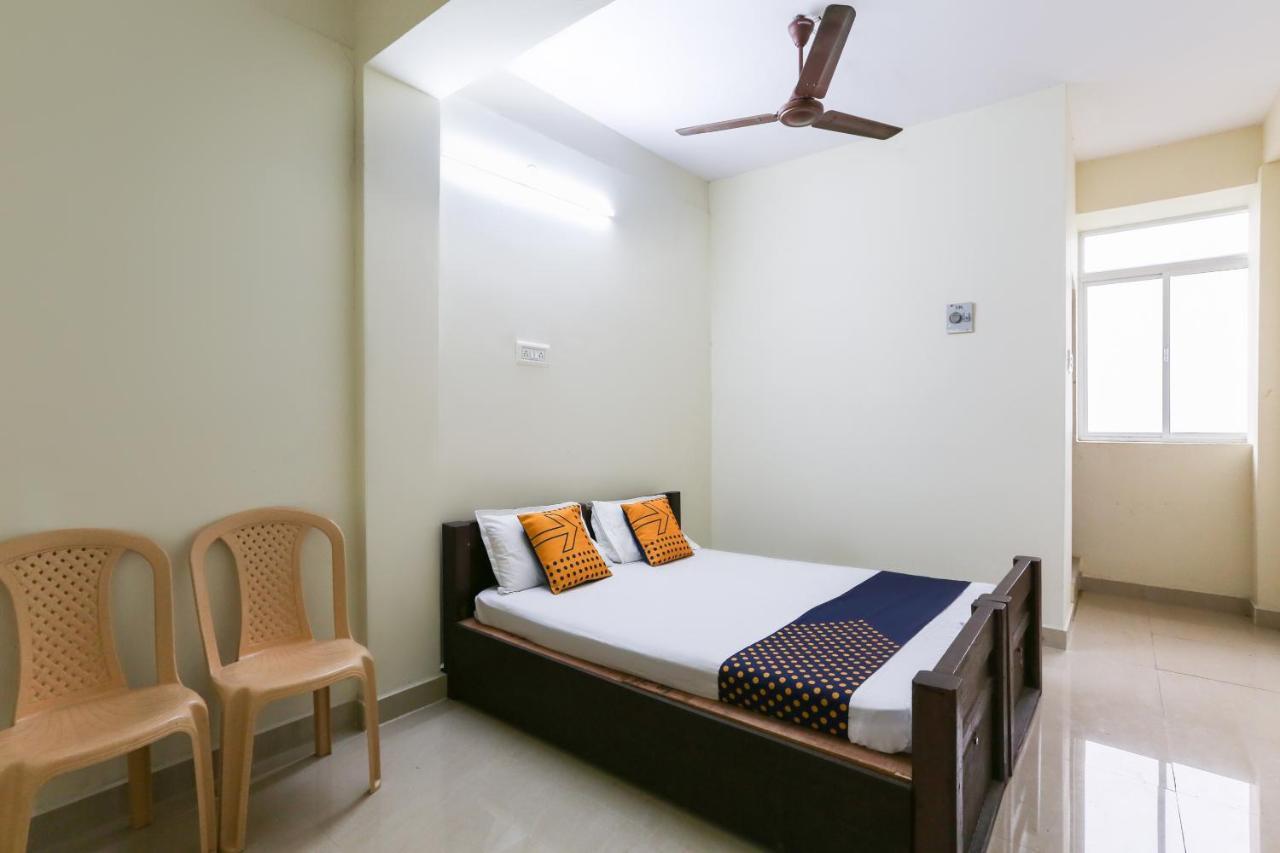 Spot On 63050 Kag Rooms Guduvancheri Exterior photo