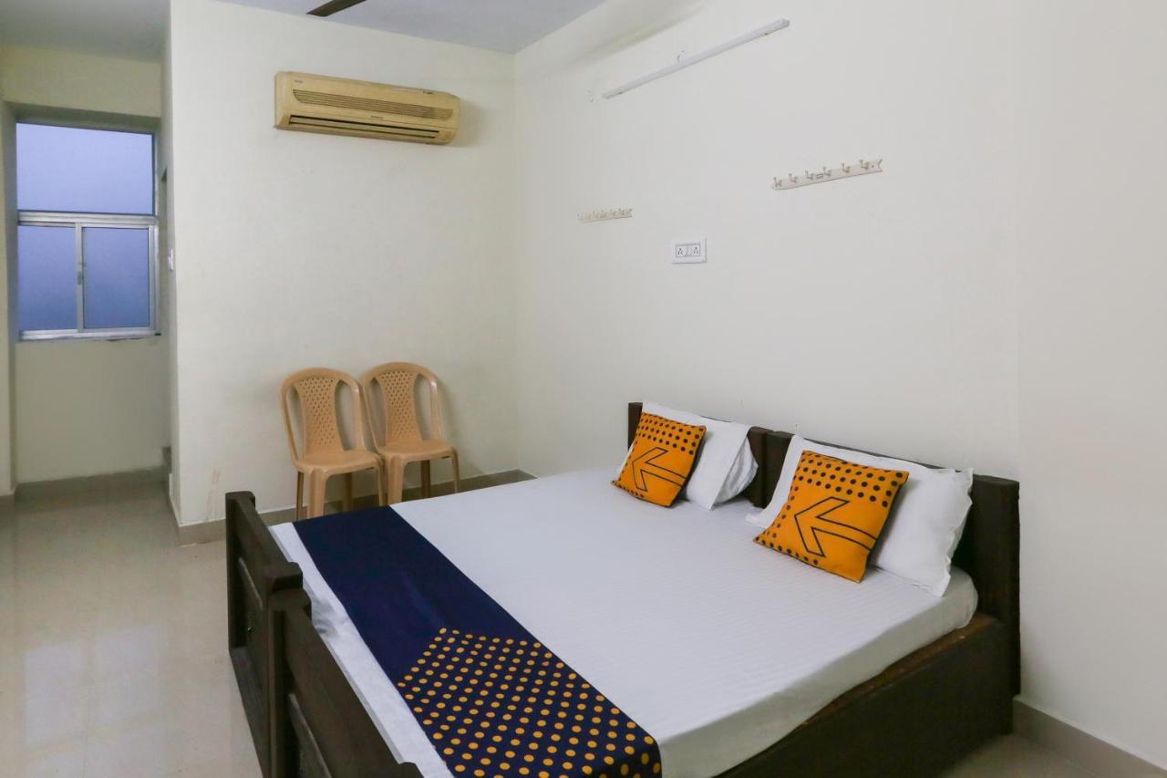Spot On 63050 Kag Rooms Guduvancheri Exterior photo