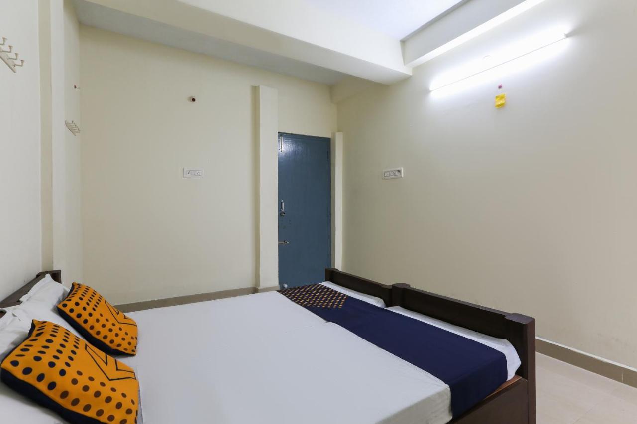 Spot On 63050 Kag Rooms Guduvancheri Exterior photo