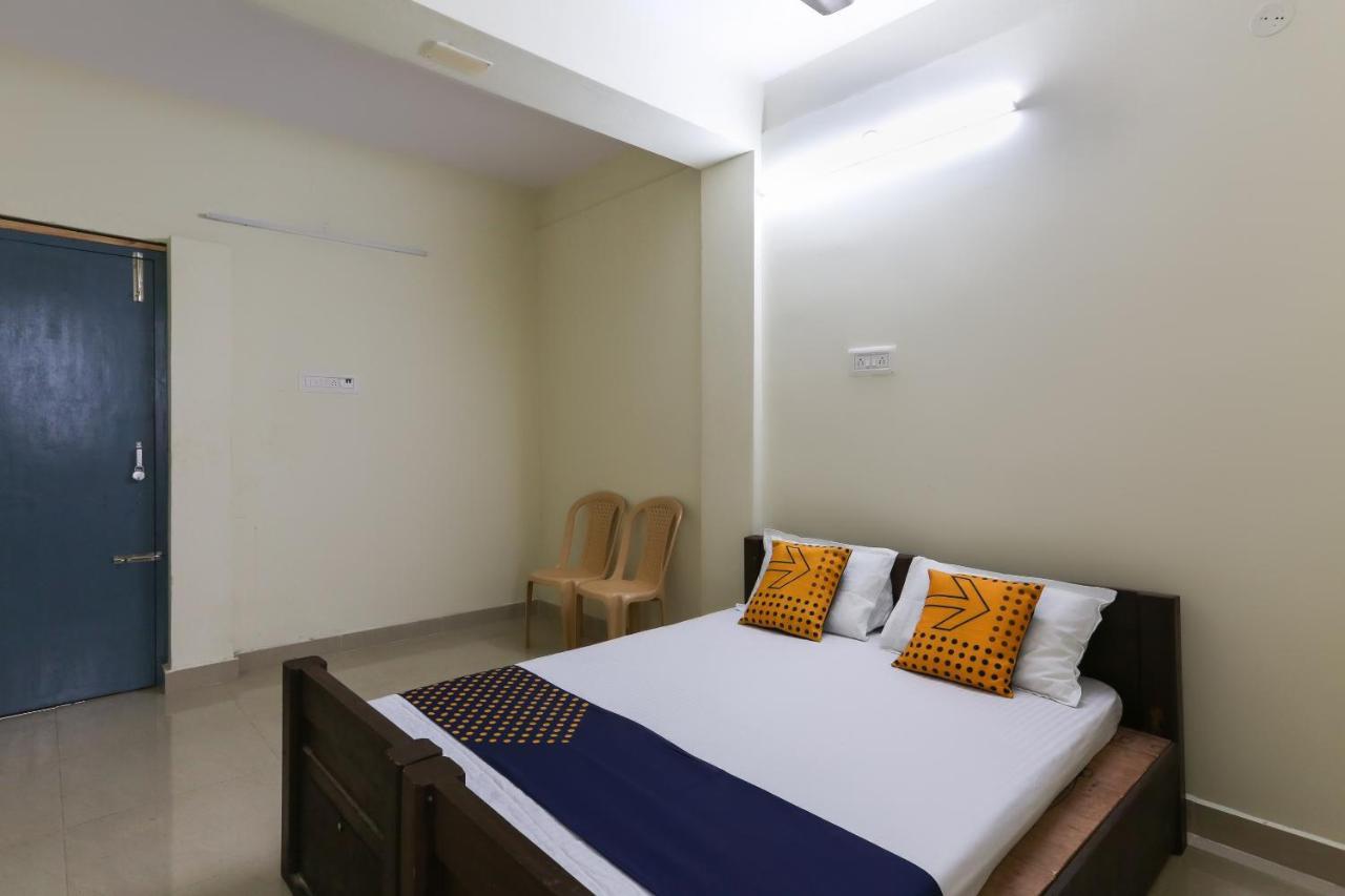 Spot On 63050 Kag Rooms Guduvancheri Exterior photo