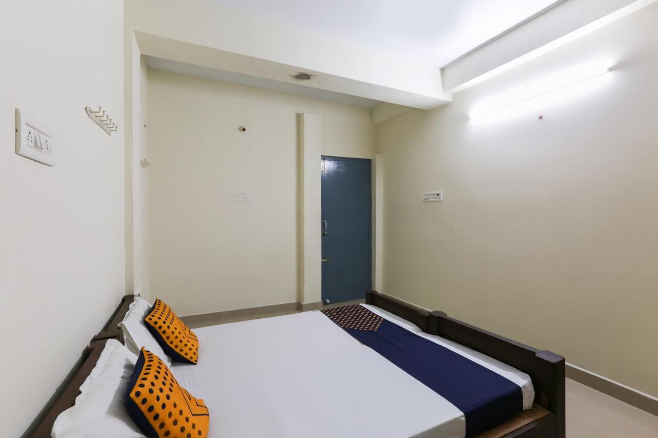 Spot On 63050 Kag Rooms Guduvancheri Exterior photo